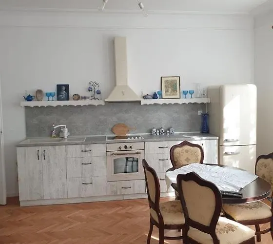 Boho Chic 2 Free Parking